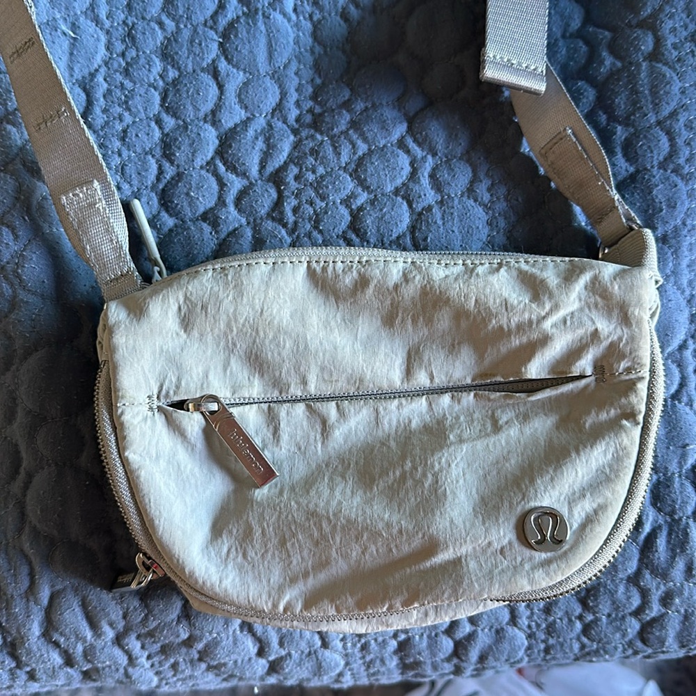 Lululemon cross body